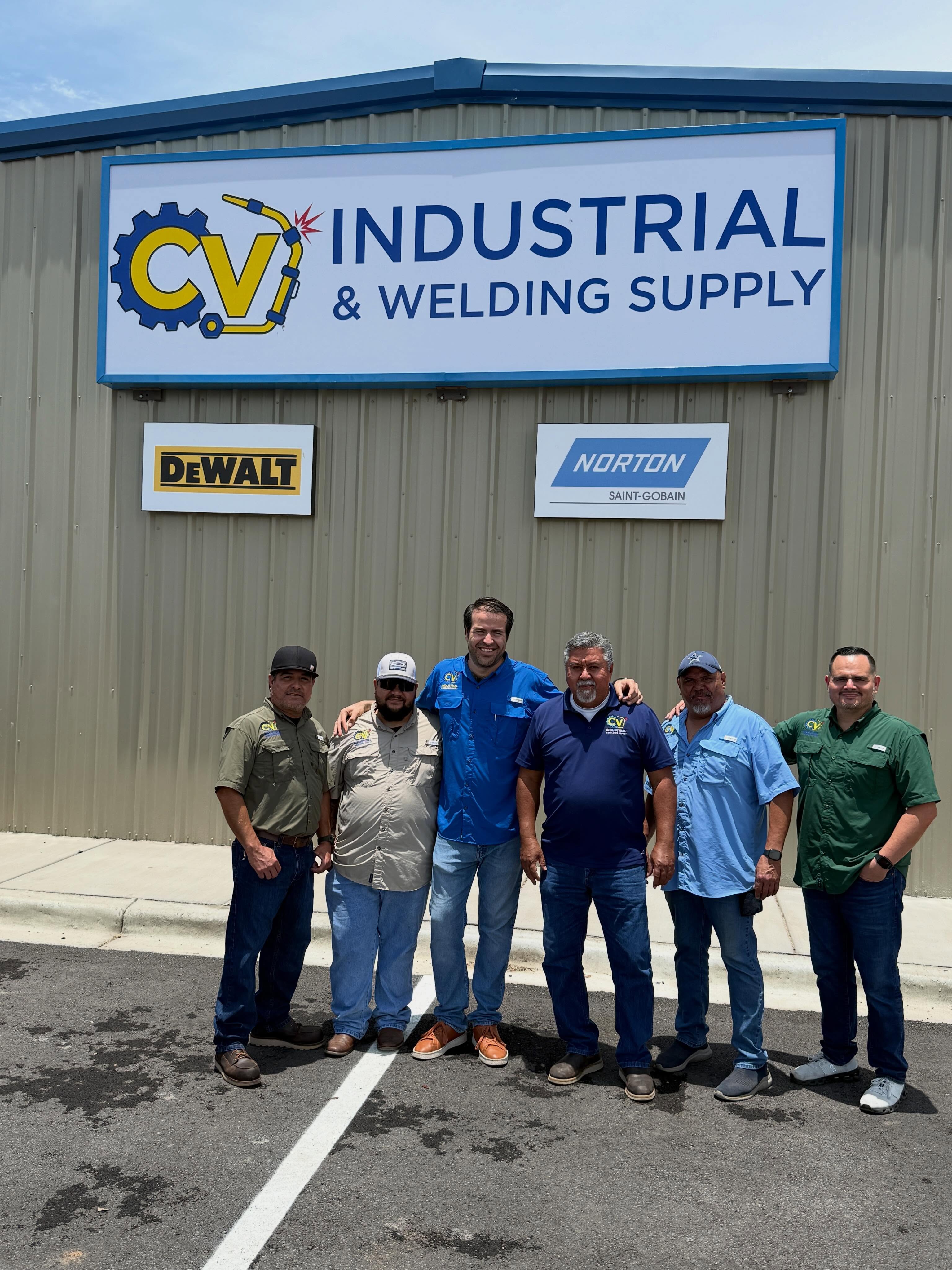 What an incredible day.
We want to sincerely thank everyone who joined us for the Grand Opening of our new CV Industrial & Welding Supply location in Brownsville.
This project represents months of hard work, planning, and commitment, and seeing the support from our customers, partners, friends, and community made it all worth it.
Thank you for being part of this important milestone for our company. We’re excited for everything ahead and look forward to continuing to serve the Brownsville area.
Qué gran día vivimos.
Queremos agradecer sinceramente a todas las personas que nos acompañaron en la Gran Apertura de nuestra nueva sucursal de CV Industrial & Welding Supply en Brownsville.
Este proyecto representa meses de trabajo, planeación y esfuerzo, y ver el apoyo de nuestros clientes, socios, amigos y comunidad hizo que todo valiera la pena.
por ser parte de este momento tan importante para nuestra empresa. Estamos muy emocionados por lo que viene y listos para seguir sirviendo a la comunidad de Brownsville.