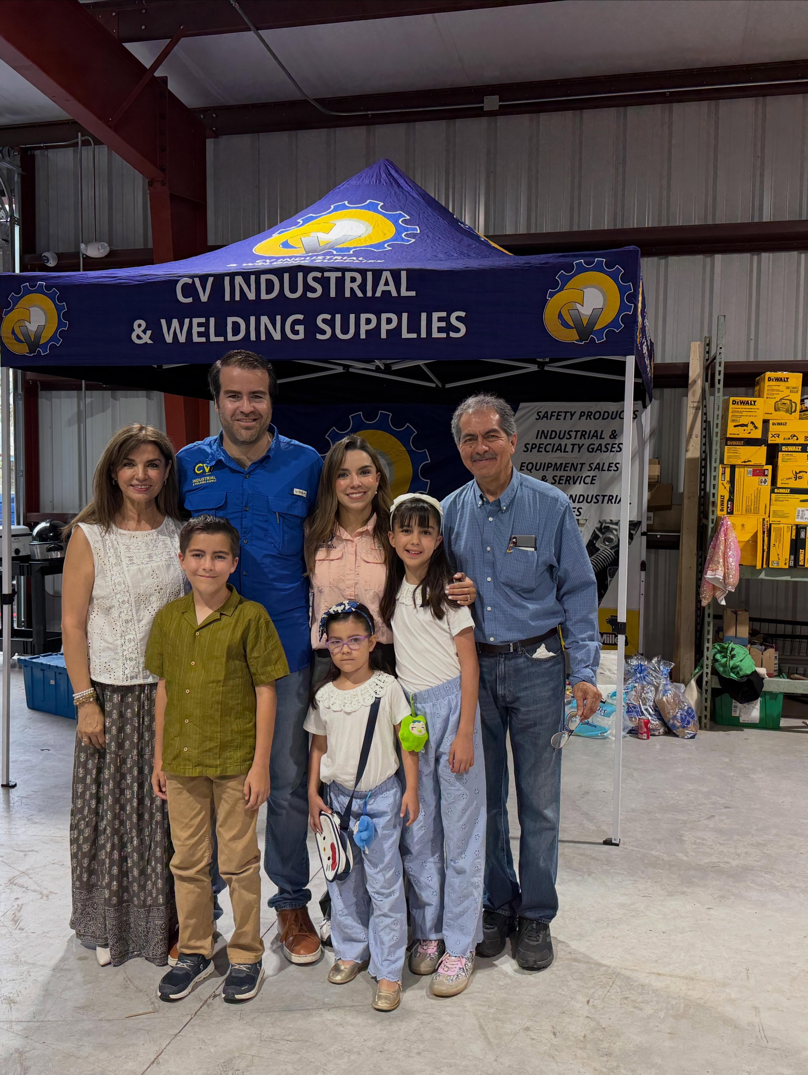 What an incredible day.
We want to sincerely thank everyone who joined us for the Grand Opening of our new CV Industrial & Welding Supply location in Brownsville.
This project represents months of hard work, planning, and commitment, and seeing the support from our customers, partners, friends, and community made it all worth it.
Thank you for being part of this important milestone for our company. We’re excited for everything ahead and look forward to continuing to serve the Brownsville area.
Qué gran día vivimos.
Queremos agradecer sinceramente a todas las personas que nos acompañaron en la Gran Apertura de nuestra nueva sucursal de CV Industrial & Welding Supply en Brownsville.
Este proyecto representa meses de trabajo, planeación y esfuerzo, y ver el apoyo de nuestros clientes, socios, amigos y comunidad hizo que todo valiera la pena.
por ser parte de este momento tan importante para nuestra empresa. Estamos muy emocionados por lo que viene y listos para seguir sirviendo a la comunidad de Brownsville.