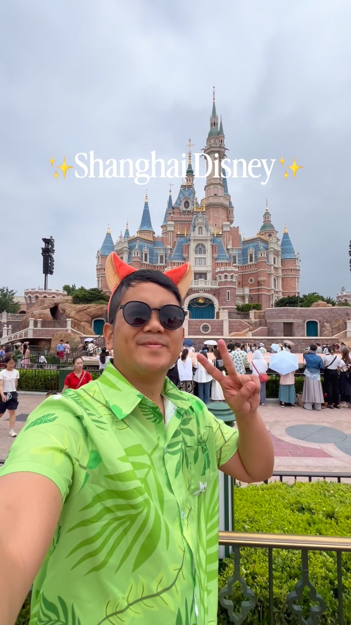 Shanghai Disneyland was a dream and a half 💭✨Can’t believe I made it back here after 7 years. Hopefully my next visit won’t be 7 years from now too (it won’t be because y’all KNOW I’m gonna be there for the Spider-Man ride) 🕸️Here’s a little reel of some of the highlights of Shanghai Disneyland for me! As well as a look at my Nick Wilde outfit 😄🦊#shanghaidisneyland #shdl #disney #disneyparks