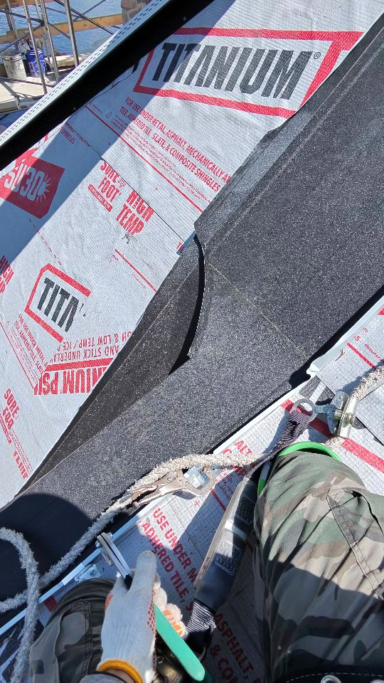 Another day of custom standing seam detail work.
Clean lines, precise bends, and details made to last — this is where proper metal roofing craftsmanship really shows.
Every transition, flashing, and custom piece matters when building a roof system that performs and looks sharp for decades.
#StandingSeam #MetalRoofing #CustomMetalWork #faltz #sheetmetal