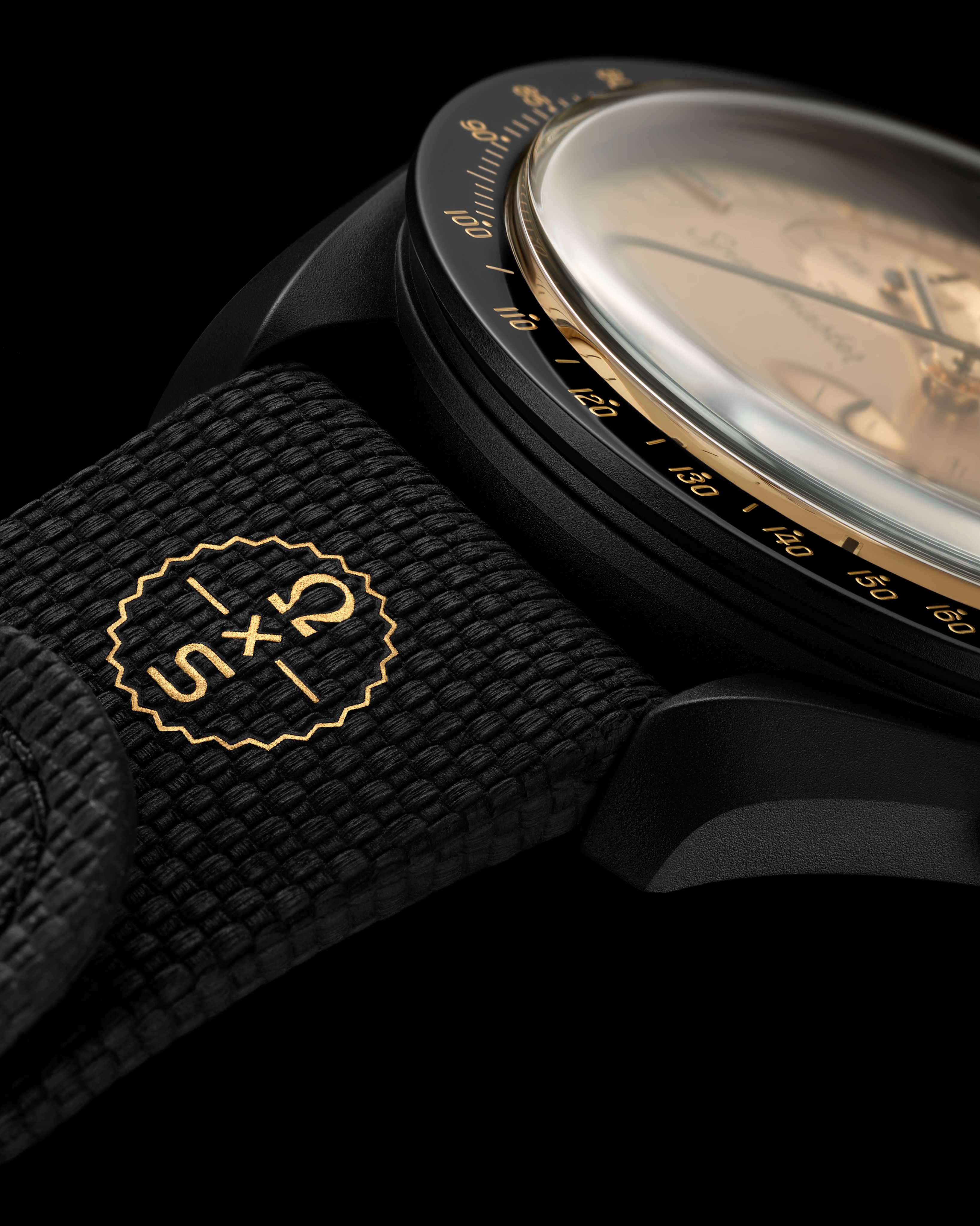 ¿Un MoonSwatch con oro de 1969? Sí, existe.
@swatch celebra el histórico alunizaje del Apolo 11 con el nuevo MISSION TO THE MOON 1969, una edición limitada de solo 1,969 piezas que incorpora 11 gramos de oro Moonshine Gold de @omega, elaborado a partir de antiguos componentes de la manufactura.
El reloj también rinde homenaje al Speedmaster de oro lanzado en 1969 y estará disponible mediante un proceso de selección especial inspirado en el sistema ESTA (Electronic Swatch Timepiece Application).
#TiempoDeRelojes #Swatch #Omega #MoonSwatch
