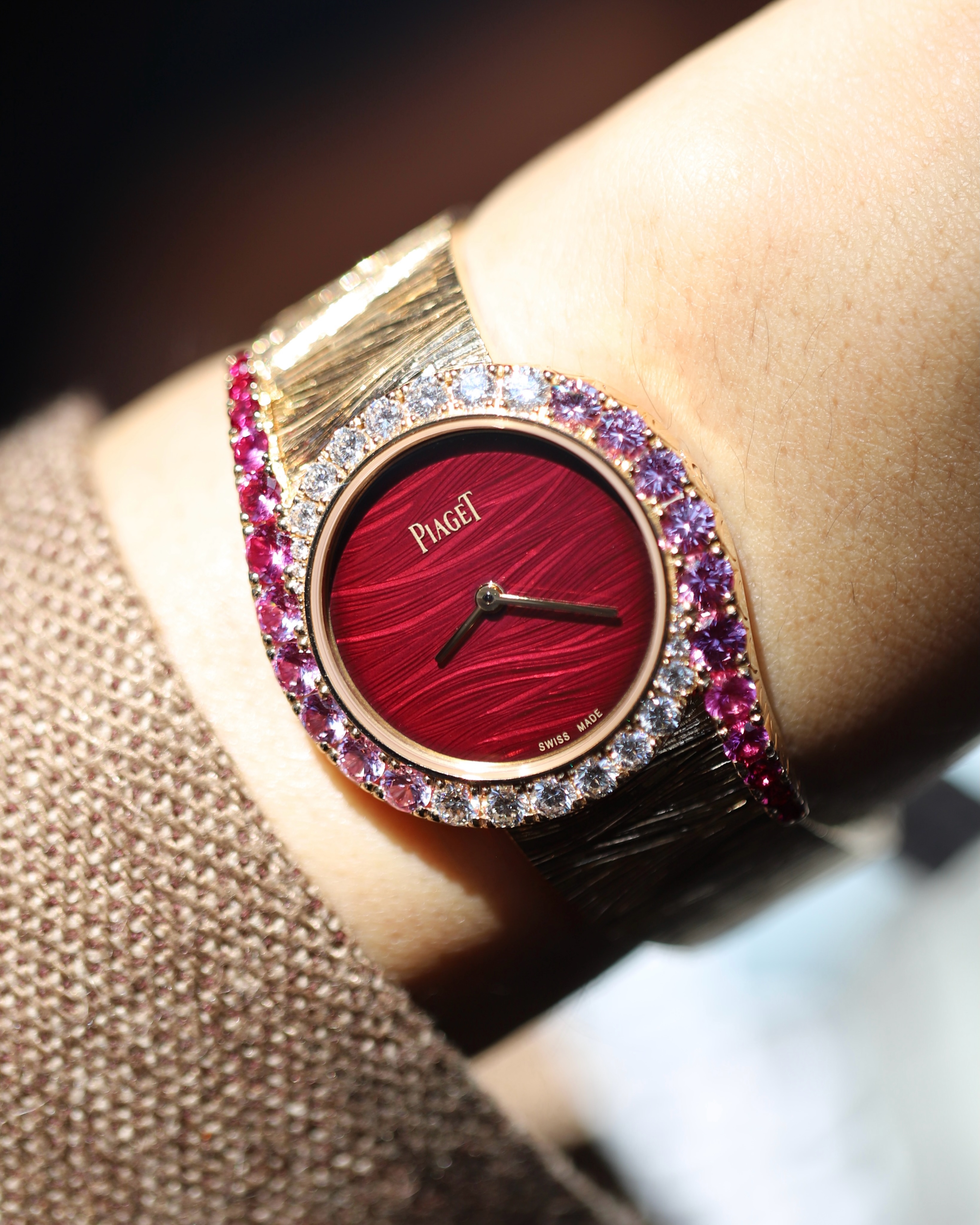 Estuvimos en la inauguración del nuevo espacio de @piaget en Polanco, Ciudad de México, donde conocimos de cerca algunas de las piezas más emblemáticas de la Maison, además de las novedades que ya están disponibles.
#TiempoDeRelojes #Piaget